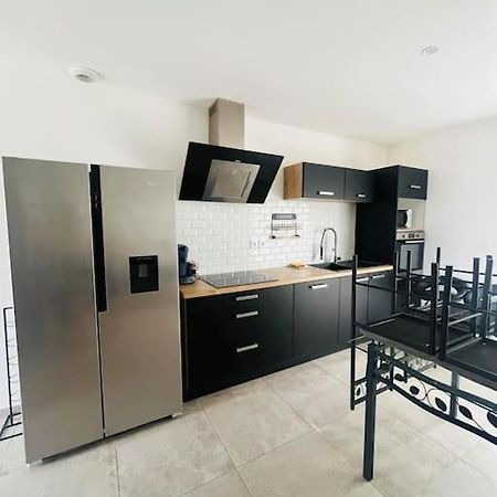 Jolie Maison De Village 2 Chambres Ouveillan Ngoại thất bức ảnh