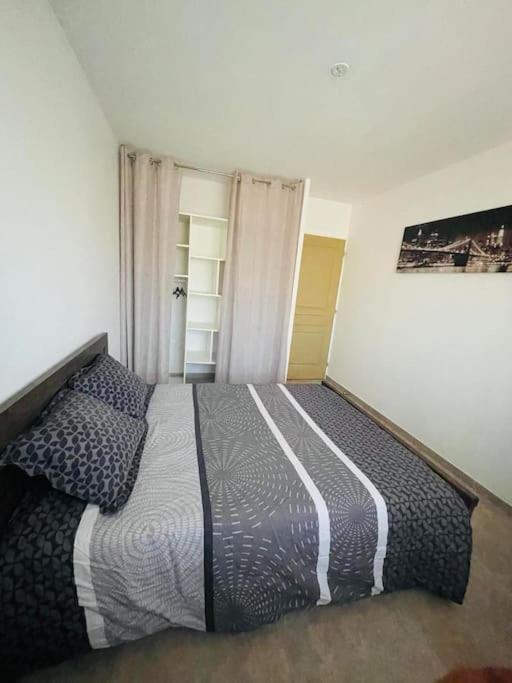 Jolie Maison De Village 2 Chambres Ouveillan Ngoại thất bức ảnh