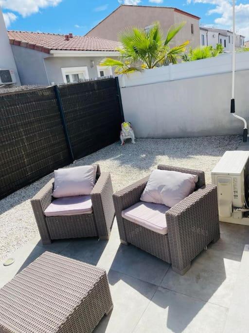 Jolie Maison De Village 2 Chambres Ouveillan Ngoại thất bức ảnh